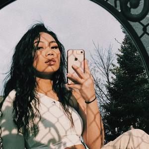 Meet your Posher, Yanyan